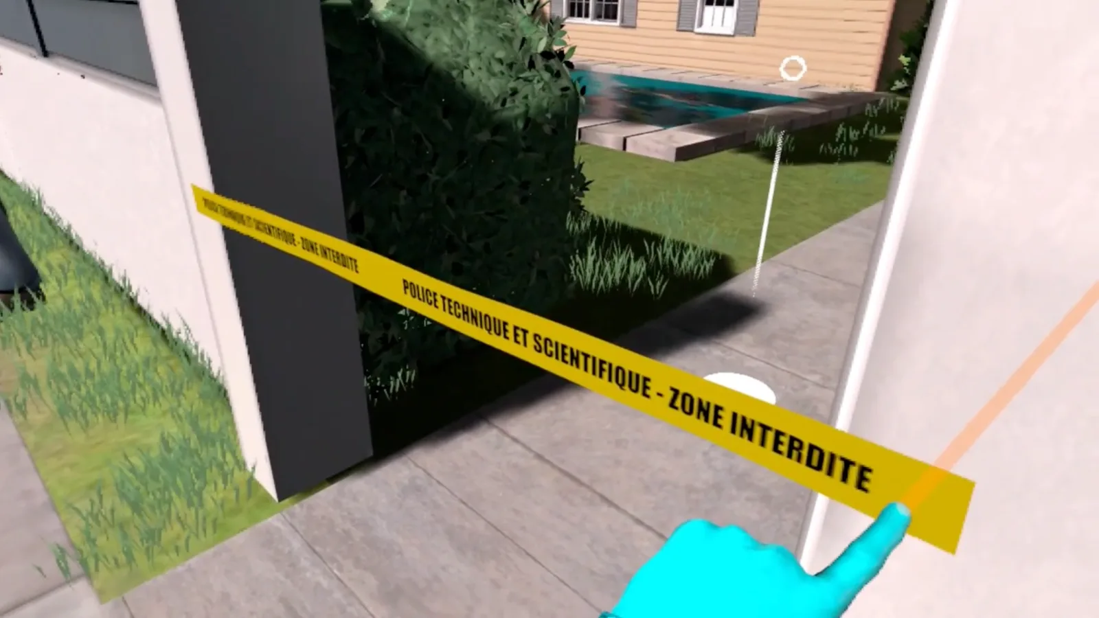 Le stagiaire pose la rubalise « zone interdite » à l'entrée de la maison, en réalité virtuelle